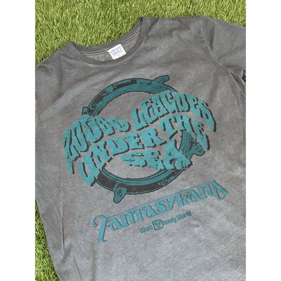 Disney 50th Anniversary Retro Vault 20,000 Leagues Under The Sea Shirt Small S - Picture 6 of 6